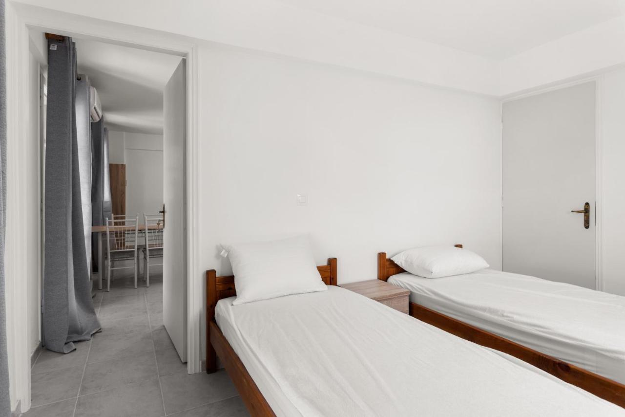Nikolas Apartments Stoupa Levktron Exterior photo